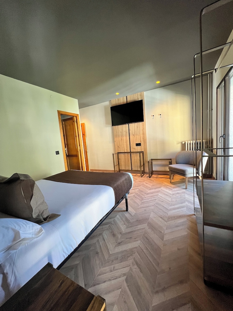Hotel Paris 6/39