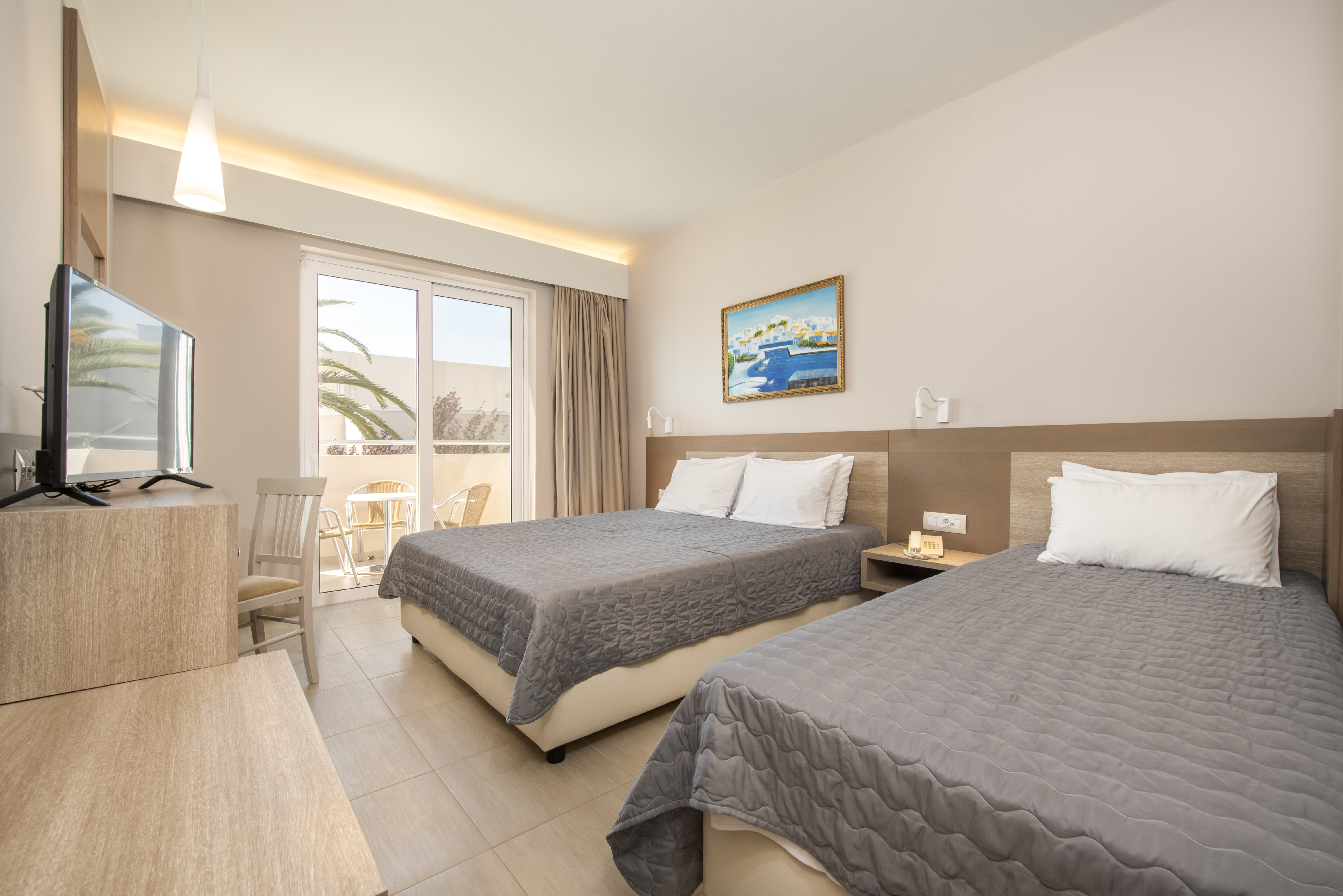 Esperia Hotel 12/50