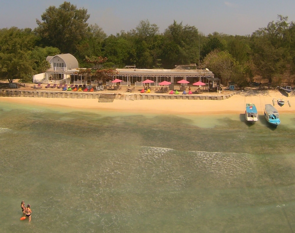 Meno Mojo Beach Resort 36/43