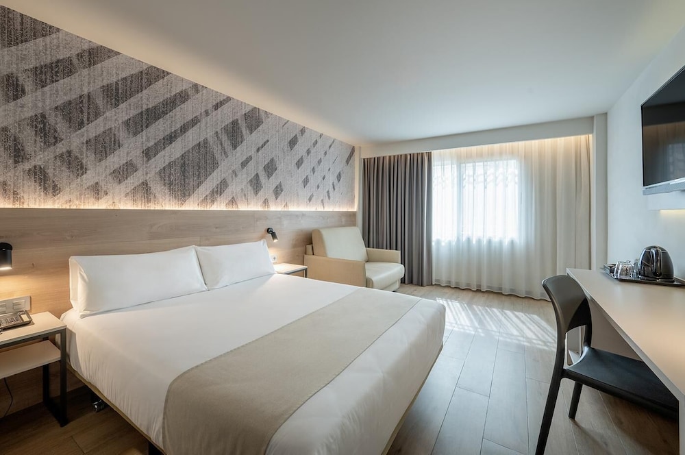 Room, Triple