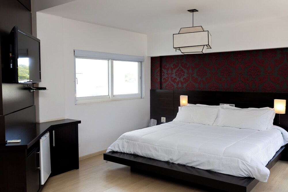 GoldMen Hotel 10/49