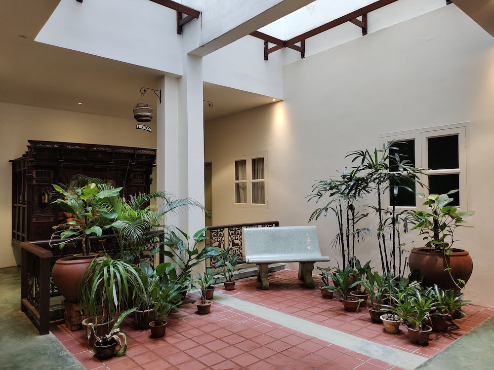 Kapitan Kongsi Hotel 6/50