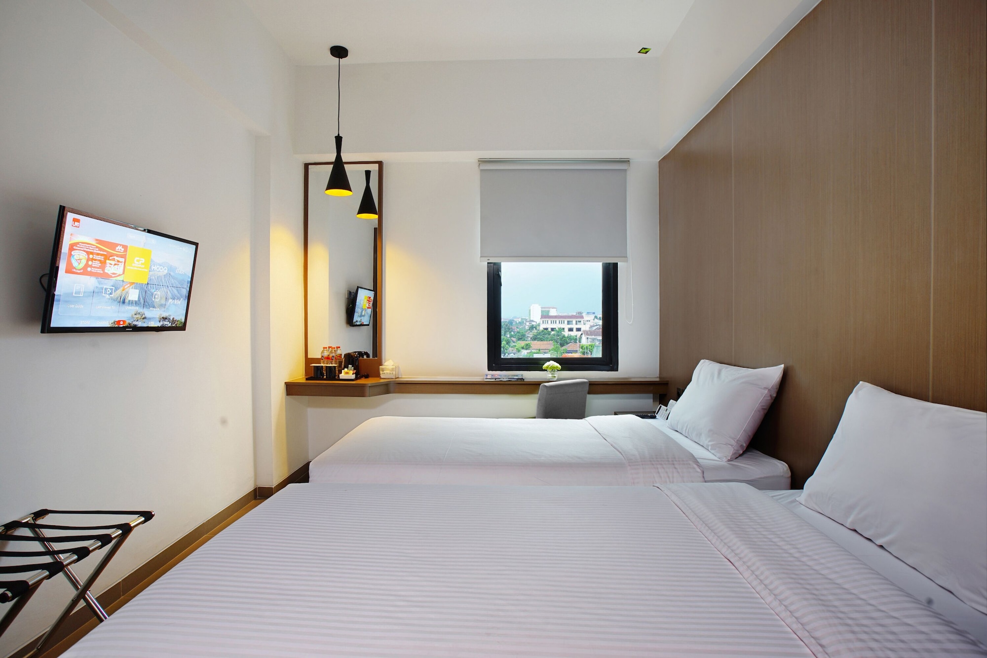SUPERIOR, TWIN BEDS, CITY VIEW