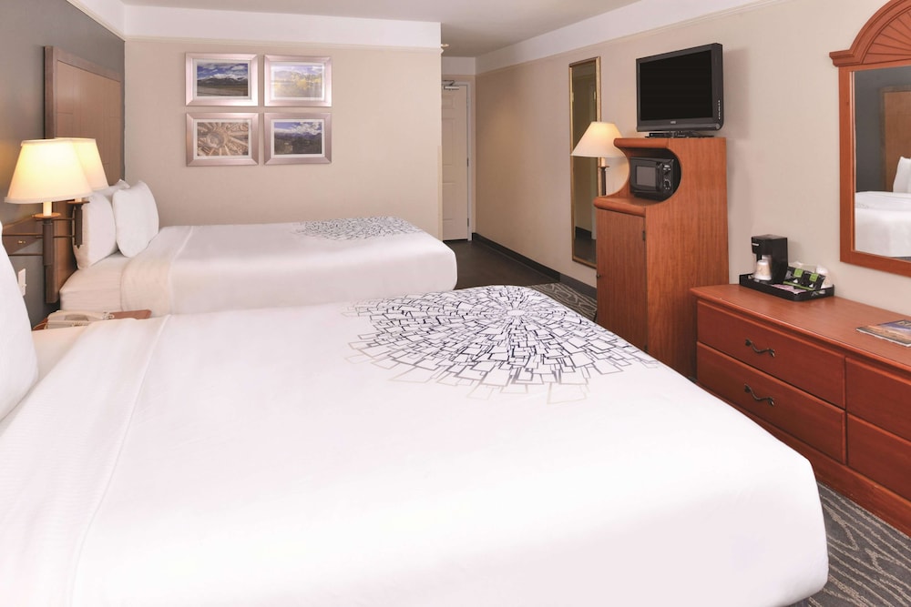 La Quinta Inn & Suites by Wyndham Ruidoso Downs 10/55