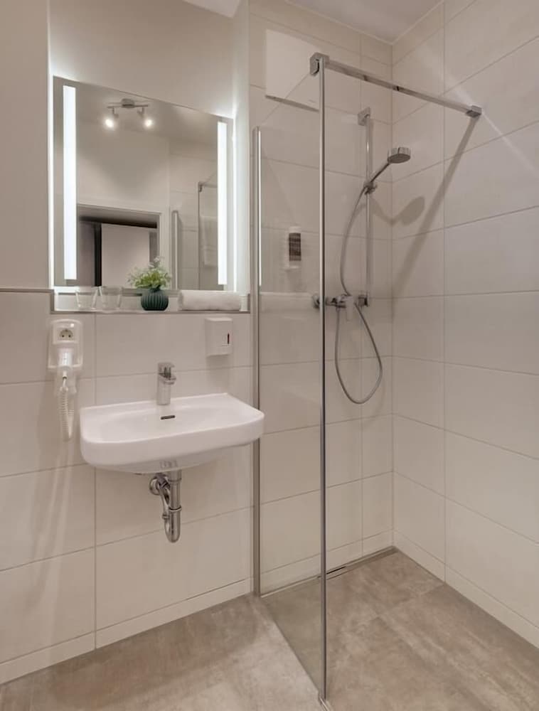 Amper Art Hotel 18/19