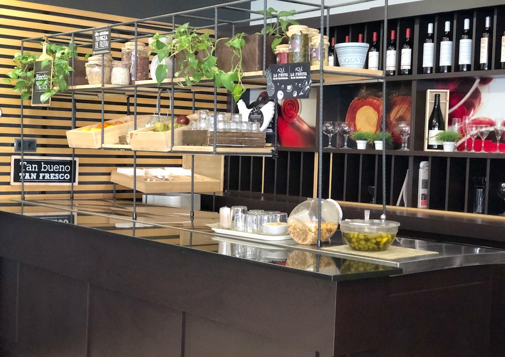 IBIS BARCELONA RIPOLLET 53/72