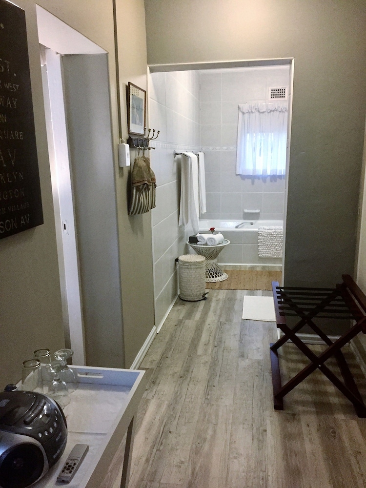 Cathkin Cottage B&B 41/42