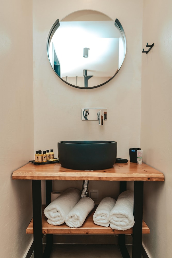Amoessa Boutique Hotel 10/56