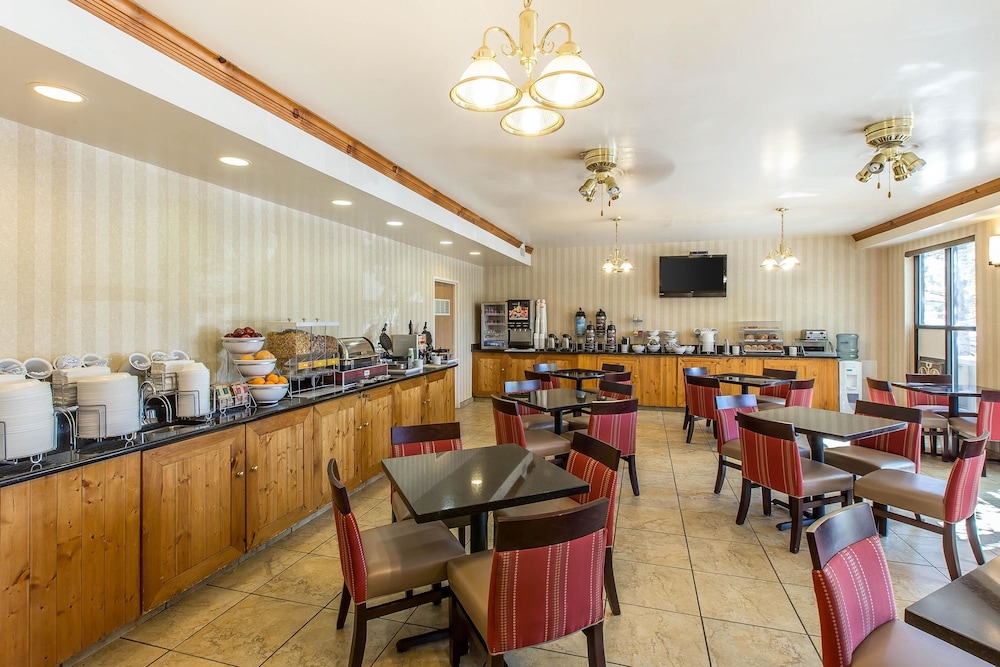 Comfort Suites Summit County Dillon, CO 31/37