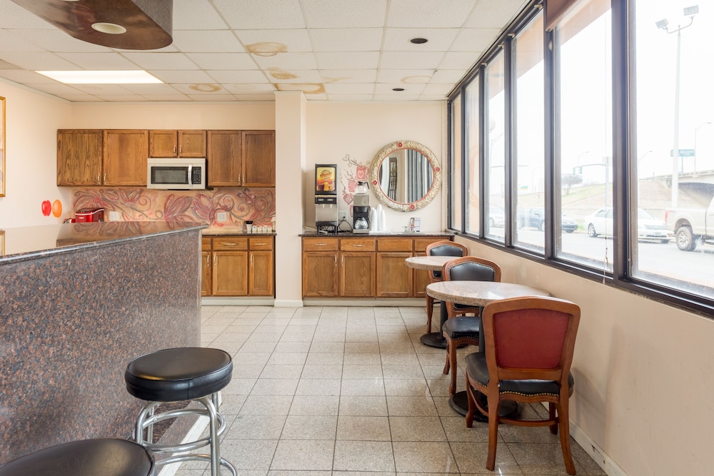 Bossier Inn And Suites 11/18