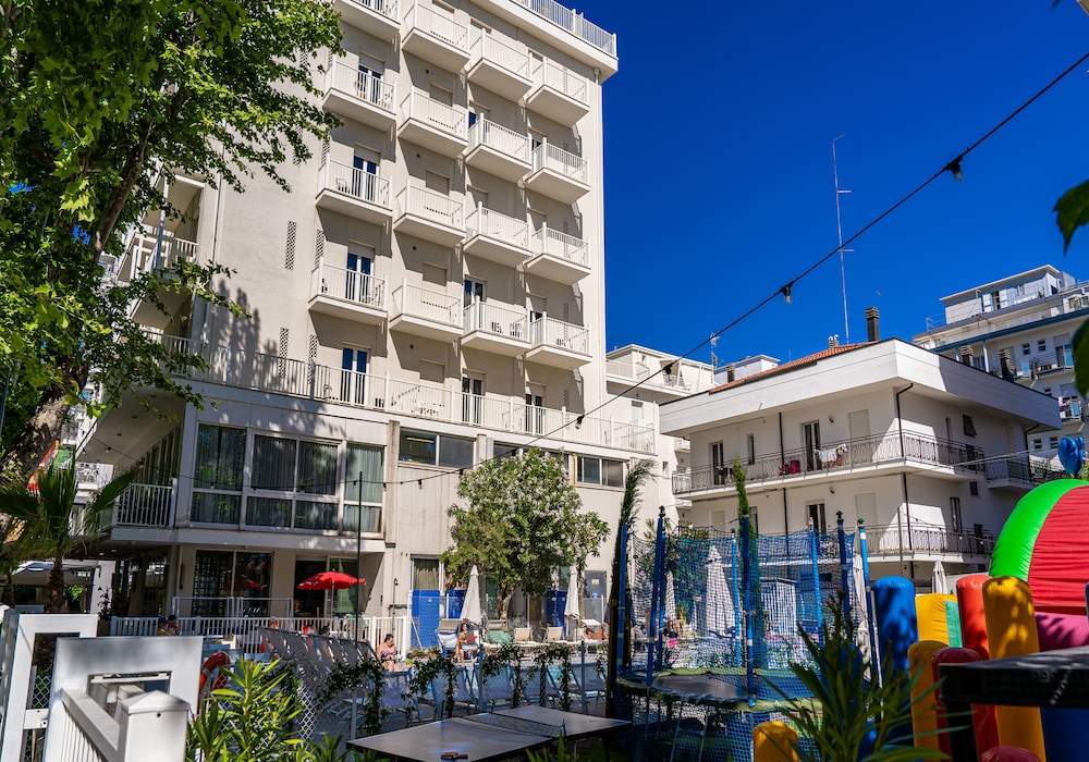 Hotel Aiglon 2/73