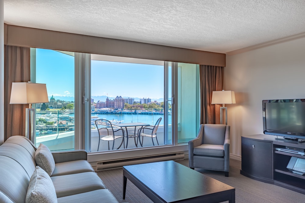Victoria Regent Waterfront Hotel & Suites 56/86
