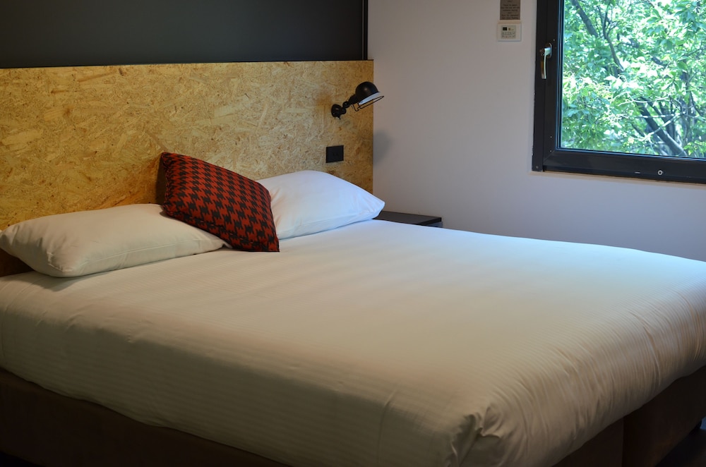 Ibis Budget Sydney East 21/68