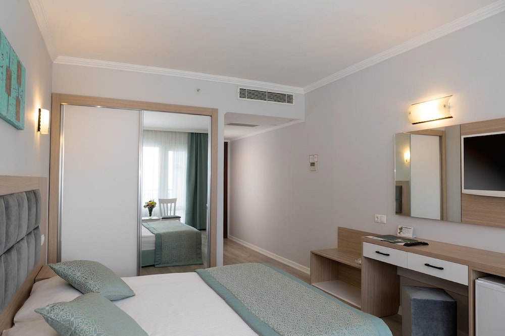 Standard, Double Bed, Adonis Hotel 3/5