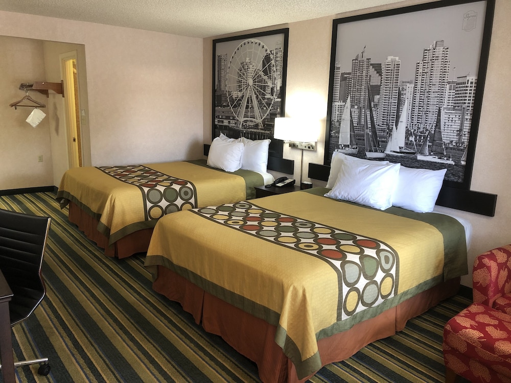 Super 8 by Wyndham Yreka 5/28