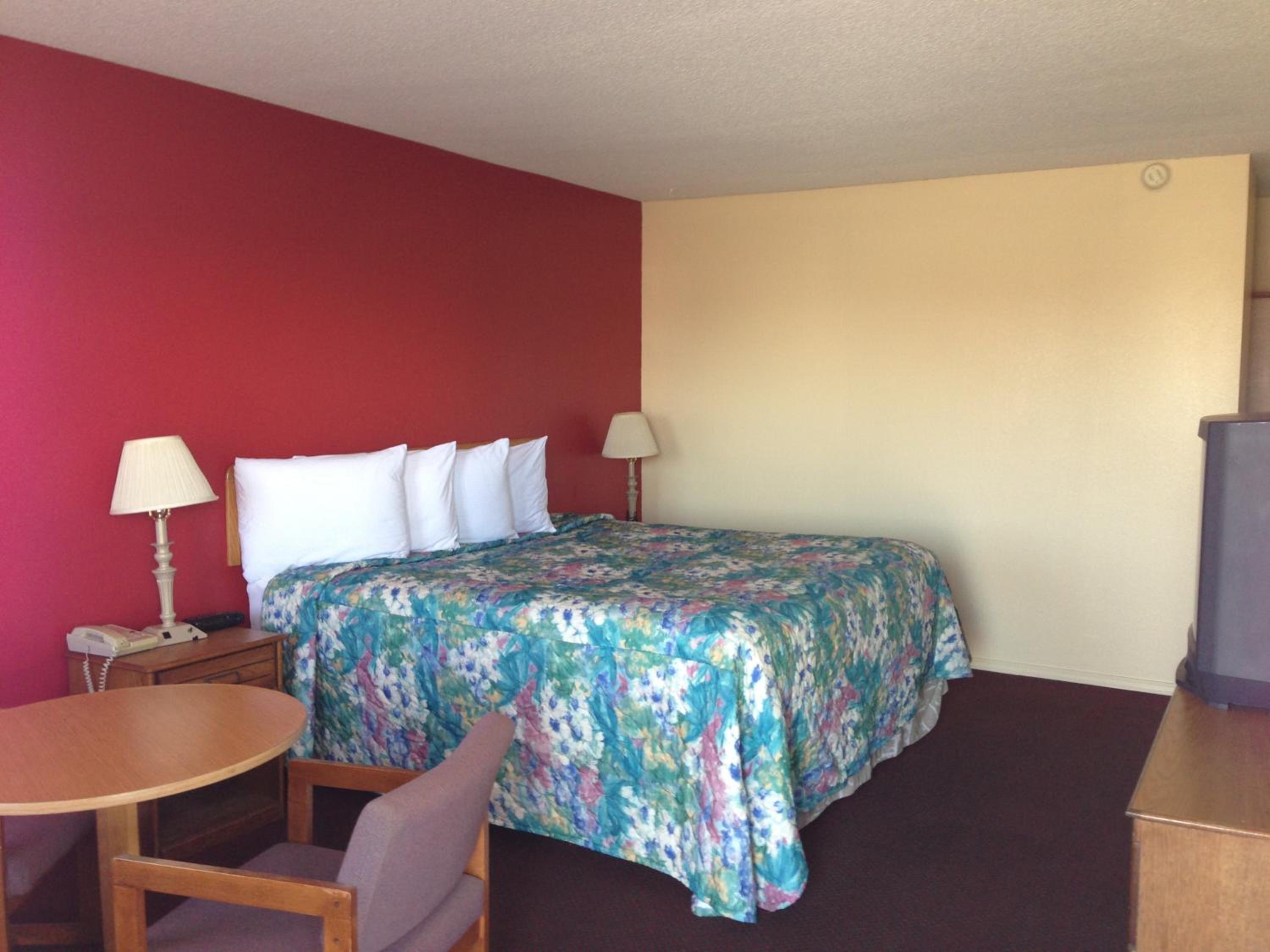 Super 7 Inn Siloam Springs 39/52