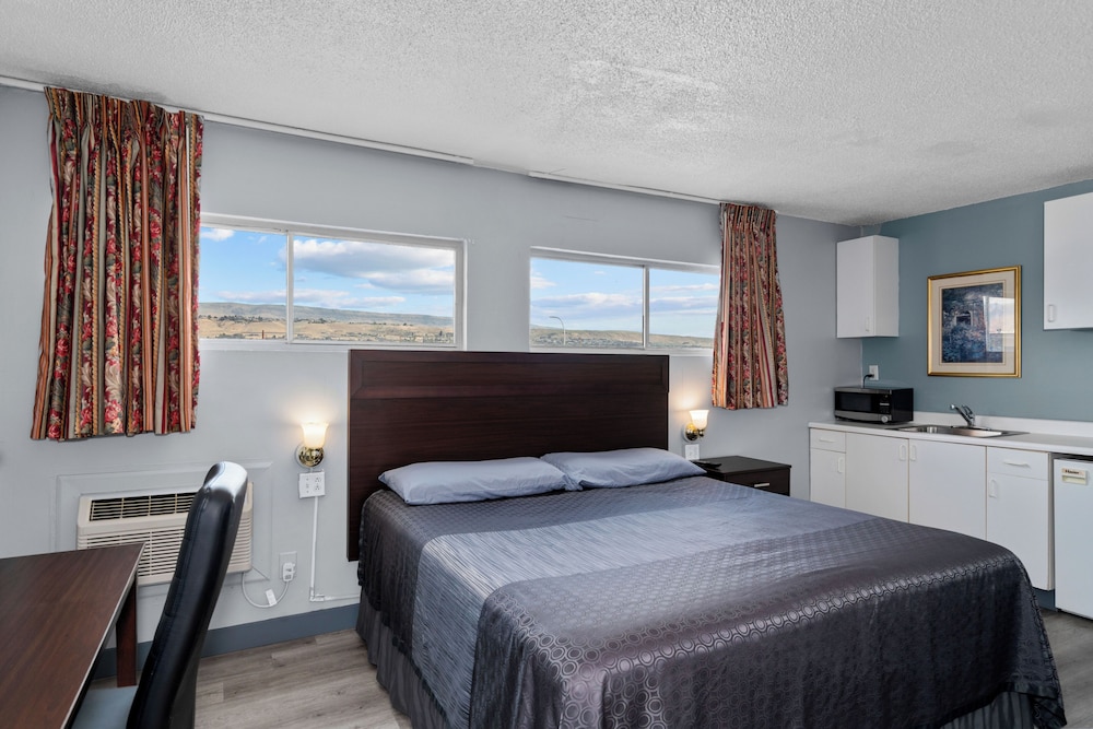 Holiday Lodge Wenatchee 12/42
