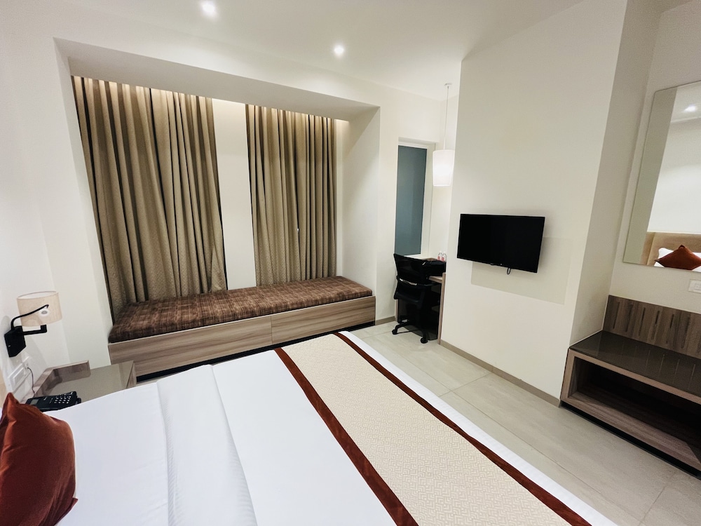 Hotel The Royal Vista 31/50