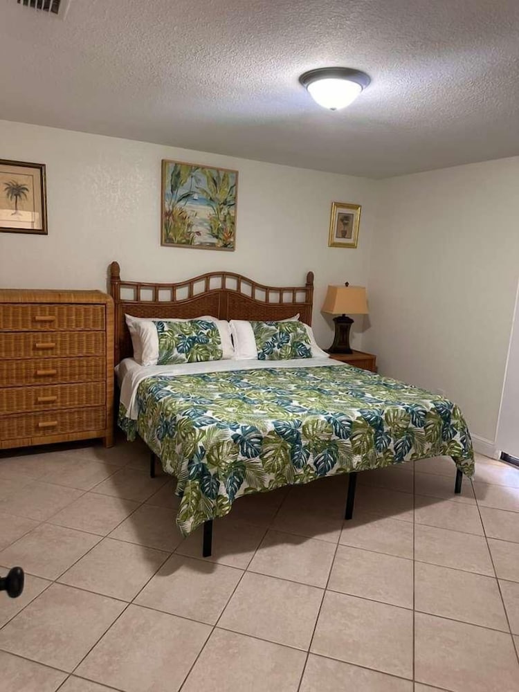 Port St Lucie 3BD -2B 4/32