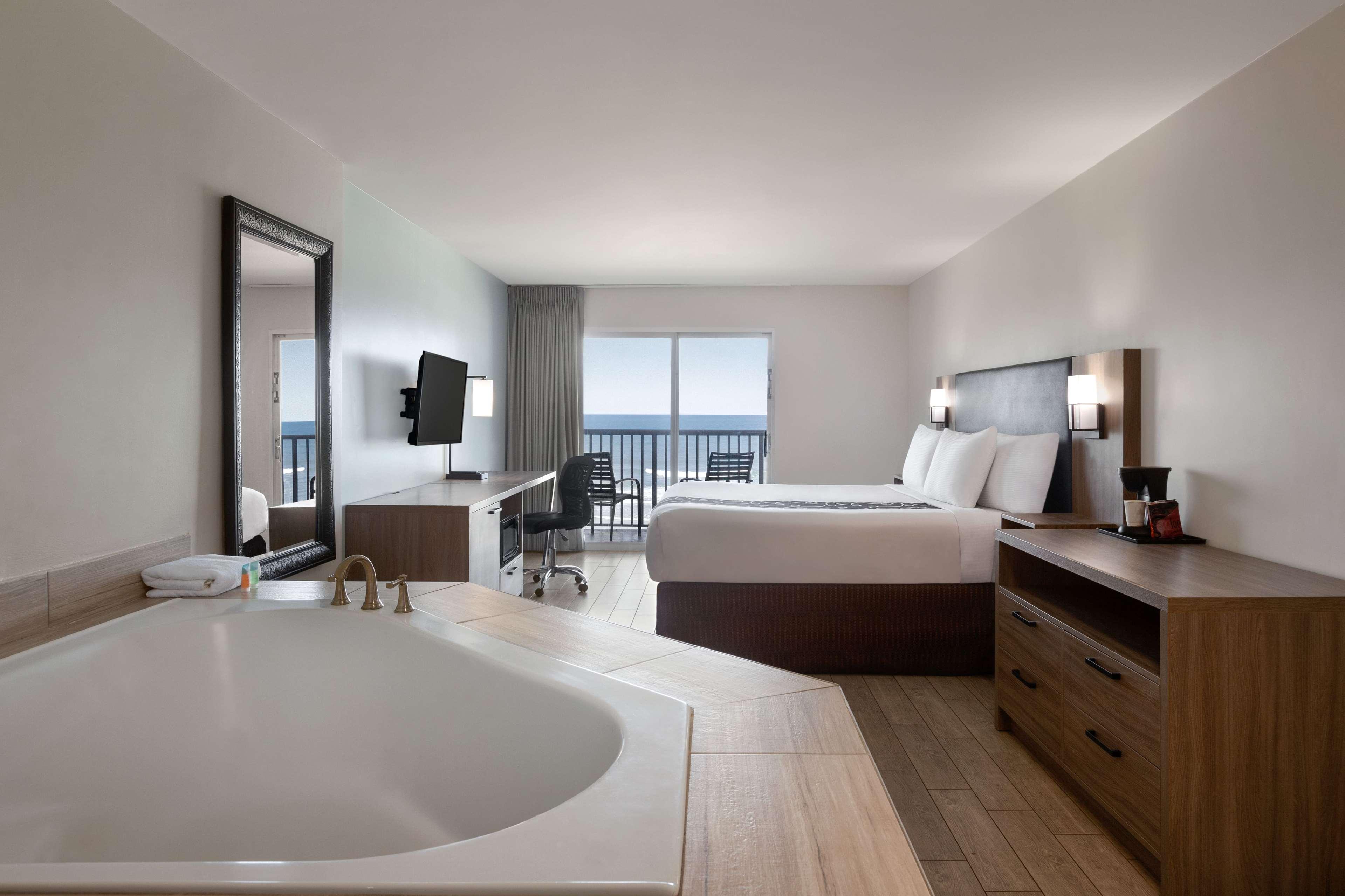 Suite, King Bed, Ocean Front