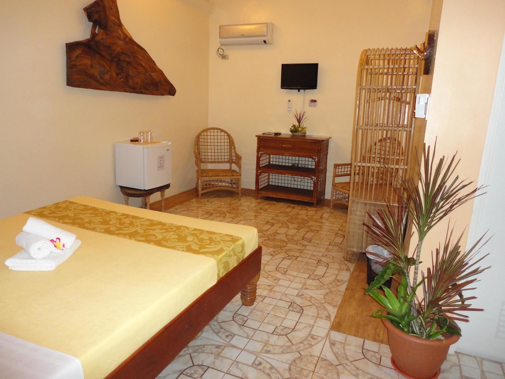 Deep Forest Garden Hotel 54/80