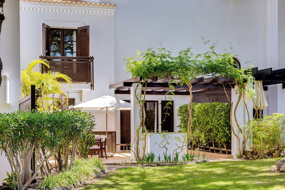 Pine Cliffs Village in ALBUFEIRA