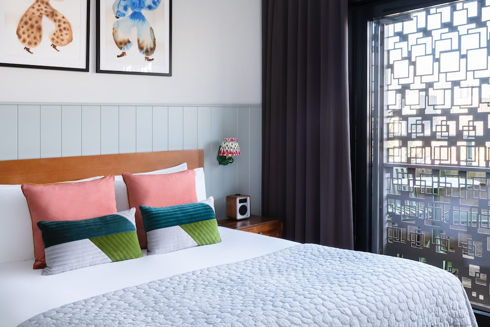 1 BEDROOM, SIGNATURE, SUITE