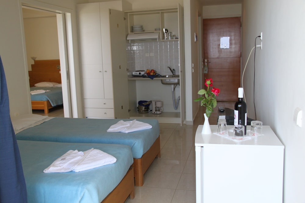 Eleftheria Hotel 24/42