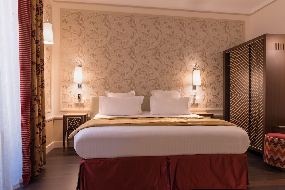 Crystal Hotel 31/42