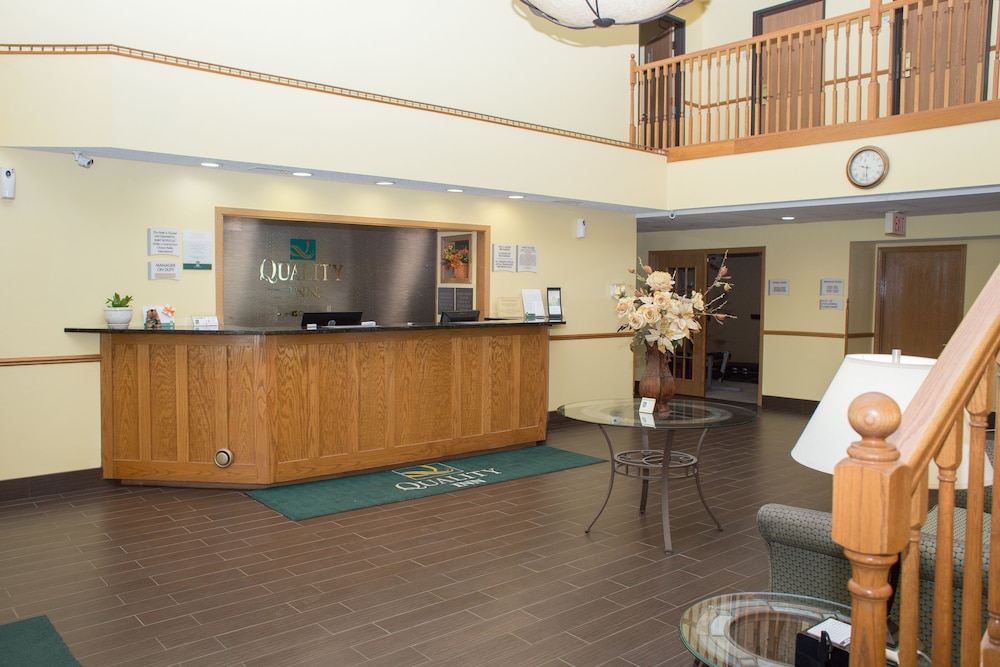 Quality Inn Edgerton, WI 7/39