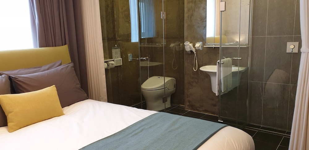 Cocomo Hotel And Gallery 35/54