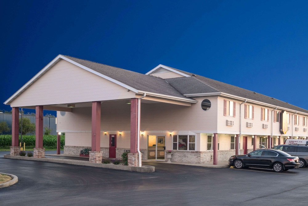Super 8 by Wyndham Wapakoneta 1/18