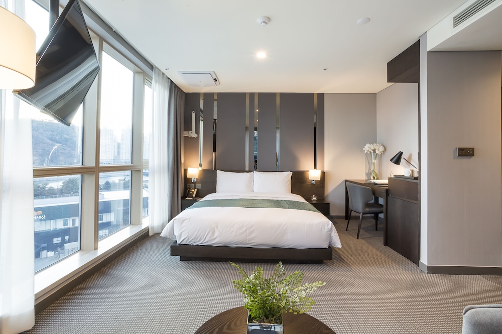 Centum Primus Hotel 39/50