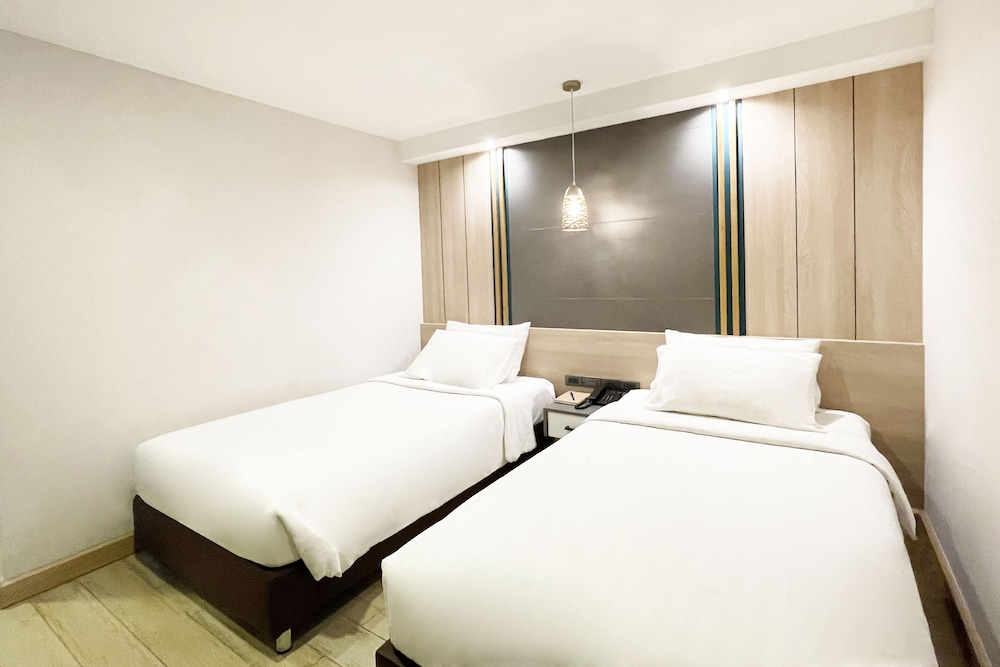 PLUS, SUPERIOR, TWIN BEDS