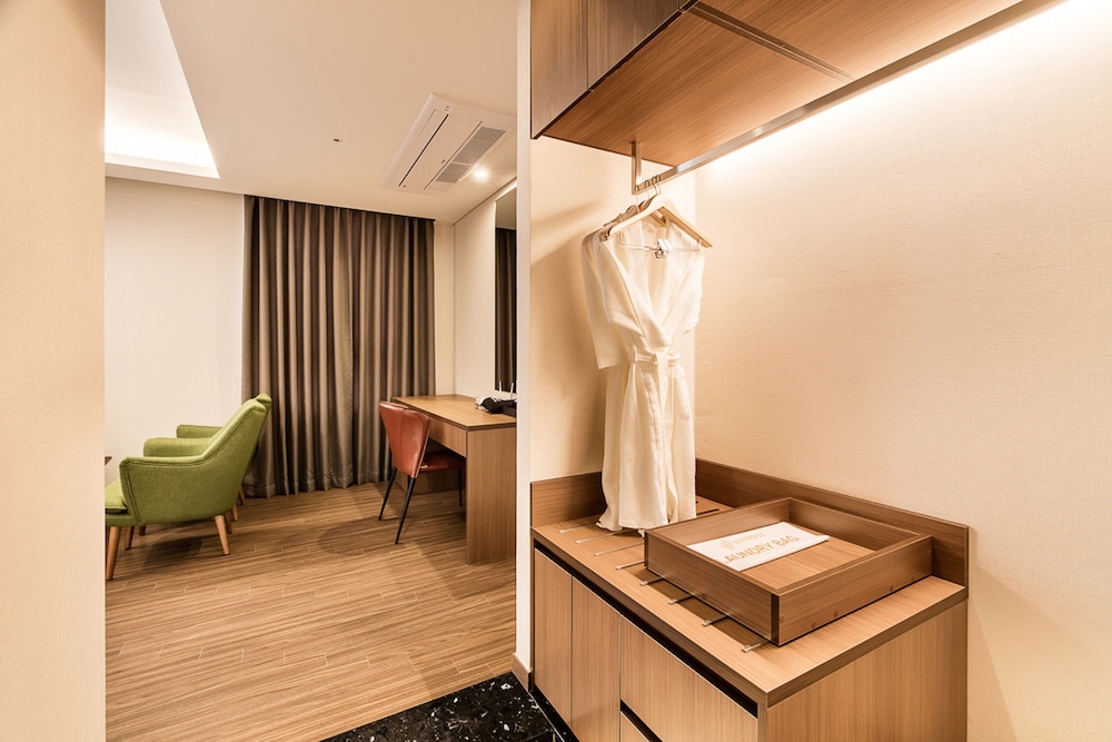 WD HOTEL 27/50