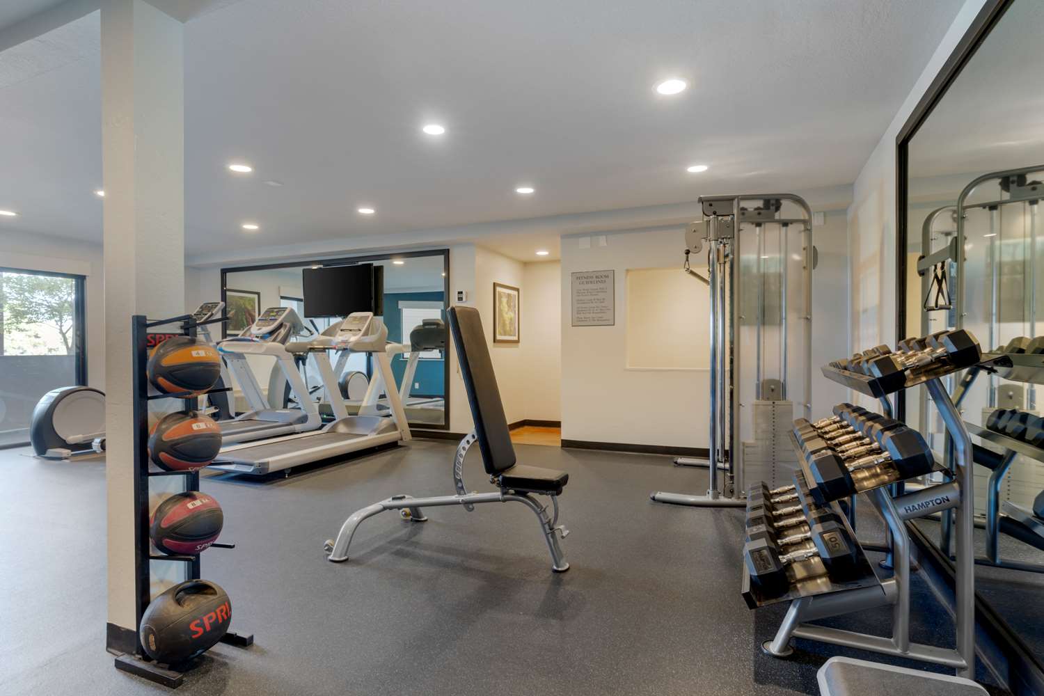 Best Western Plus Novato Oaks Inn 8/28