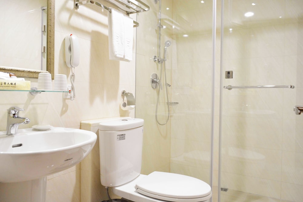 Fuward Hotel Tainan 60/64