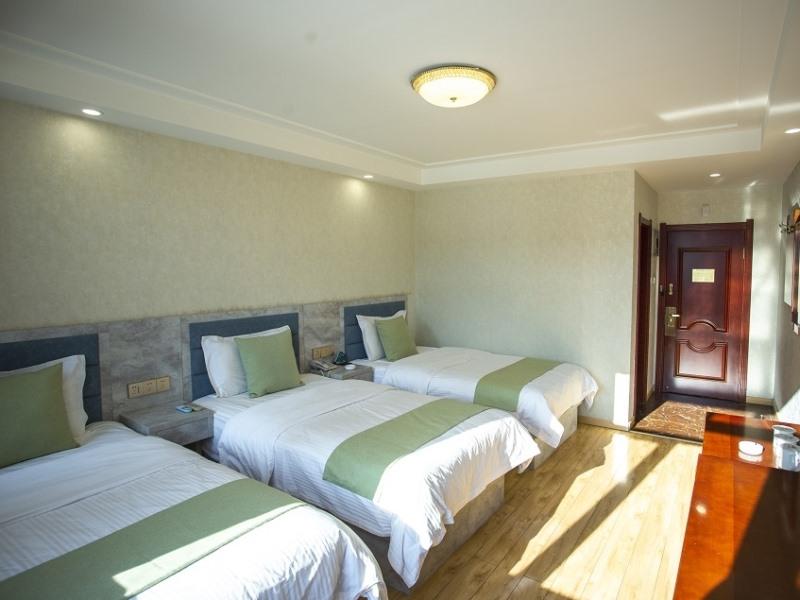GreenTree Alliance Hulunbeier Zhalantun Railway Station Hotel 7/42