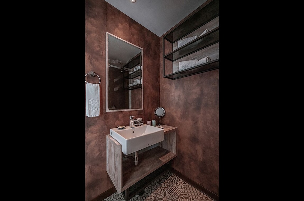 Somer Hotel 49/50