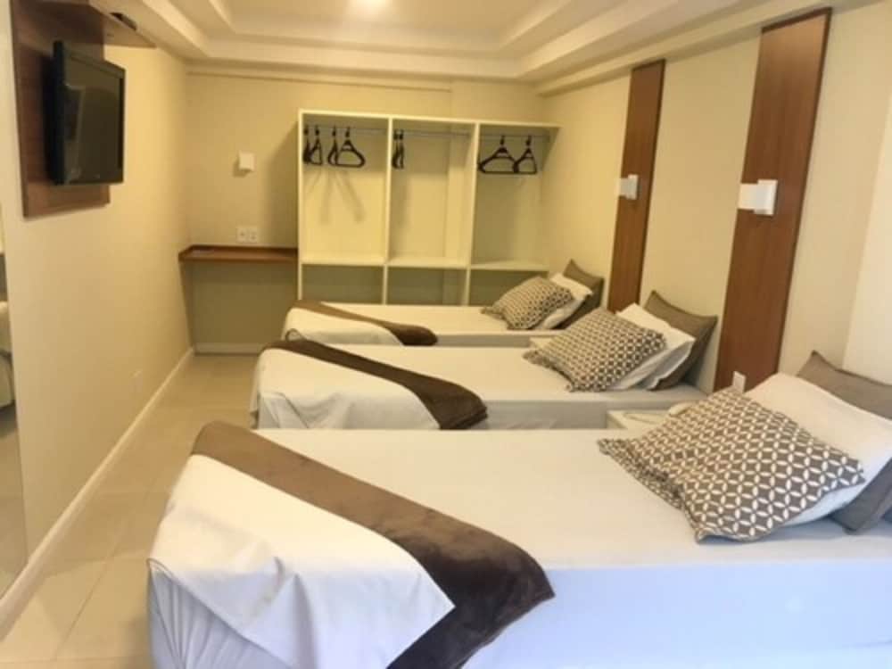 HOTEL CANTAREIRA 18/60