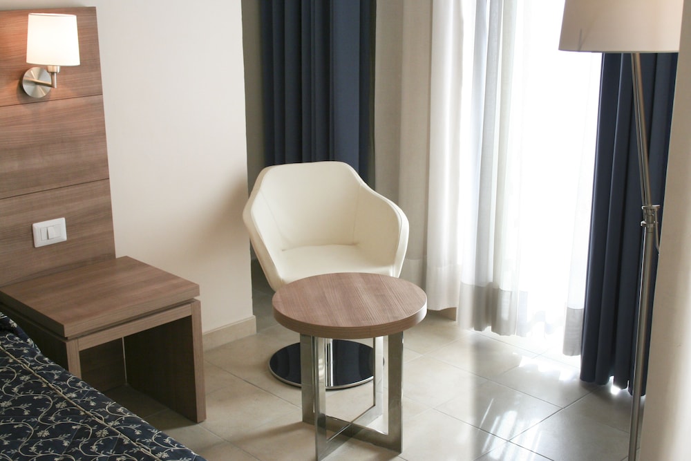 Mediterraneo Hotel 32/34