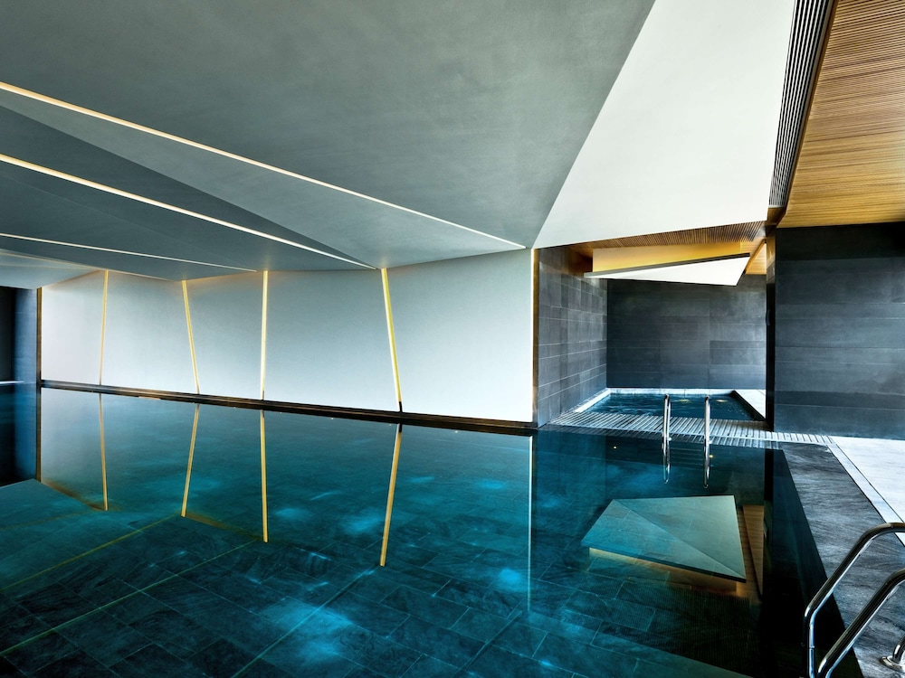 East Beijing Hotel 24/55