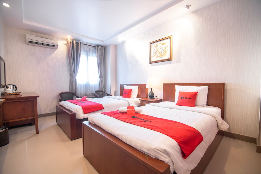 White Lion Hotel 24/36