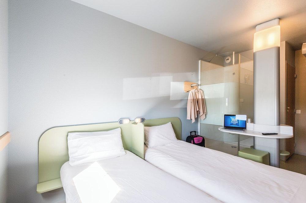 Ibis Budget Amberieu En Bugey Chateau Gaillard 6/36
