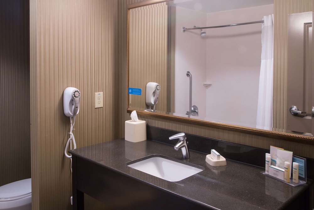 Hampton Inn Oxford Conference Center 30/82