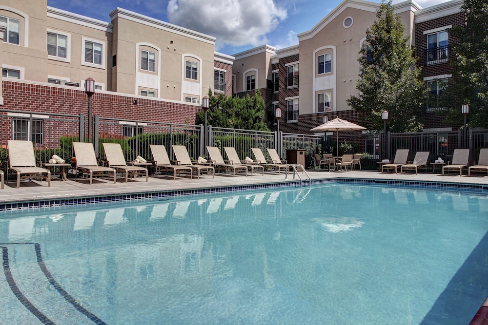 Hyatt House Parsippany East 41/46