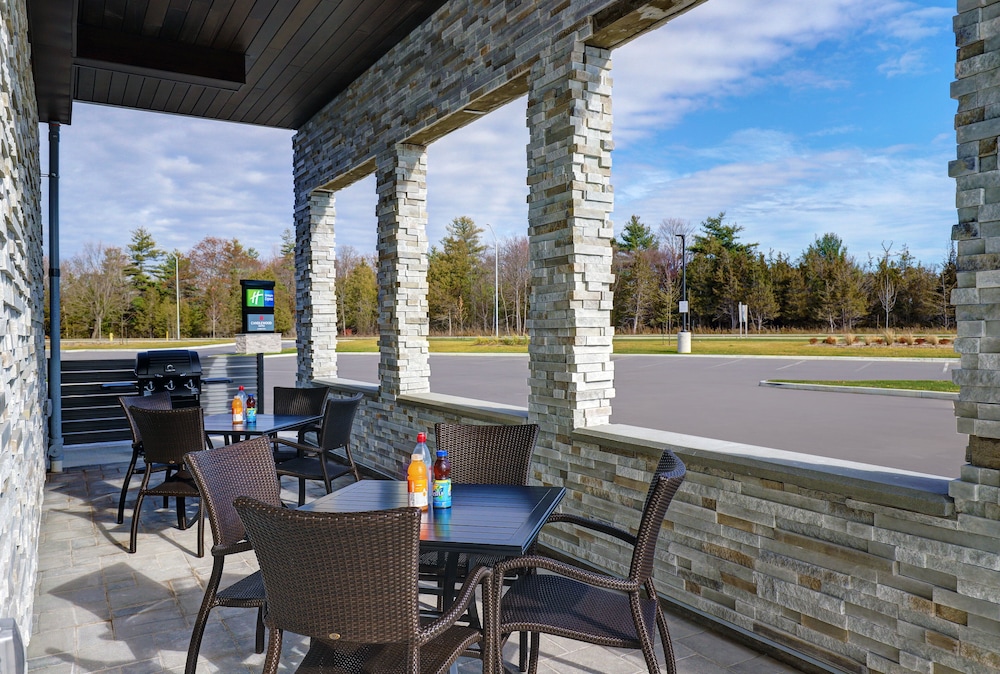 Candlewood Suites Kingston West 47/62
