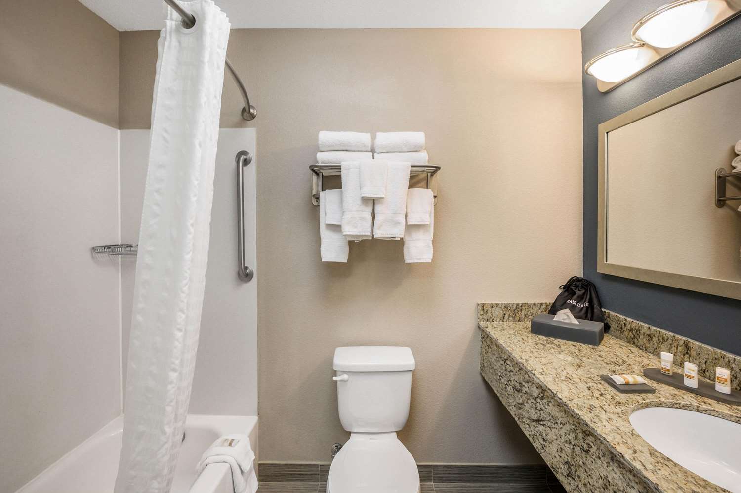La Quinta Inn & Suites by Wyndham Glendive 52/56