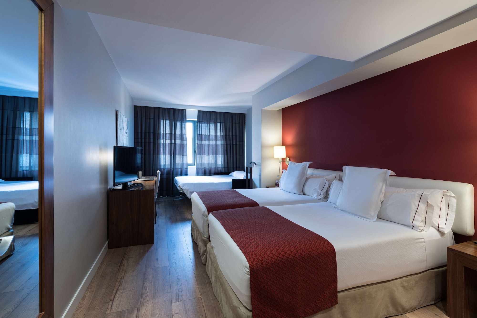 Room, Triple, Twin Beds, Sofa, Hotel Catalonia Ramblas 2/6