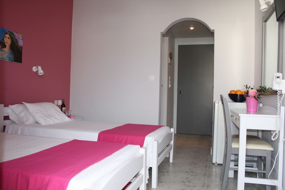 Nereides Hotel 15/38